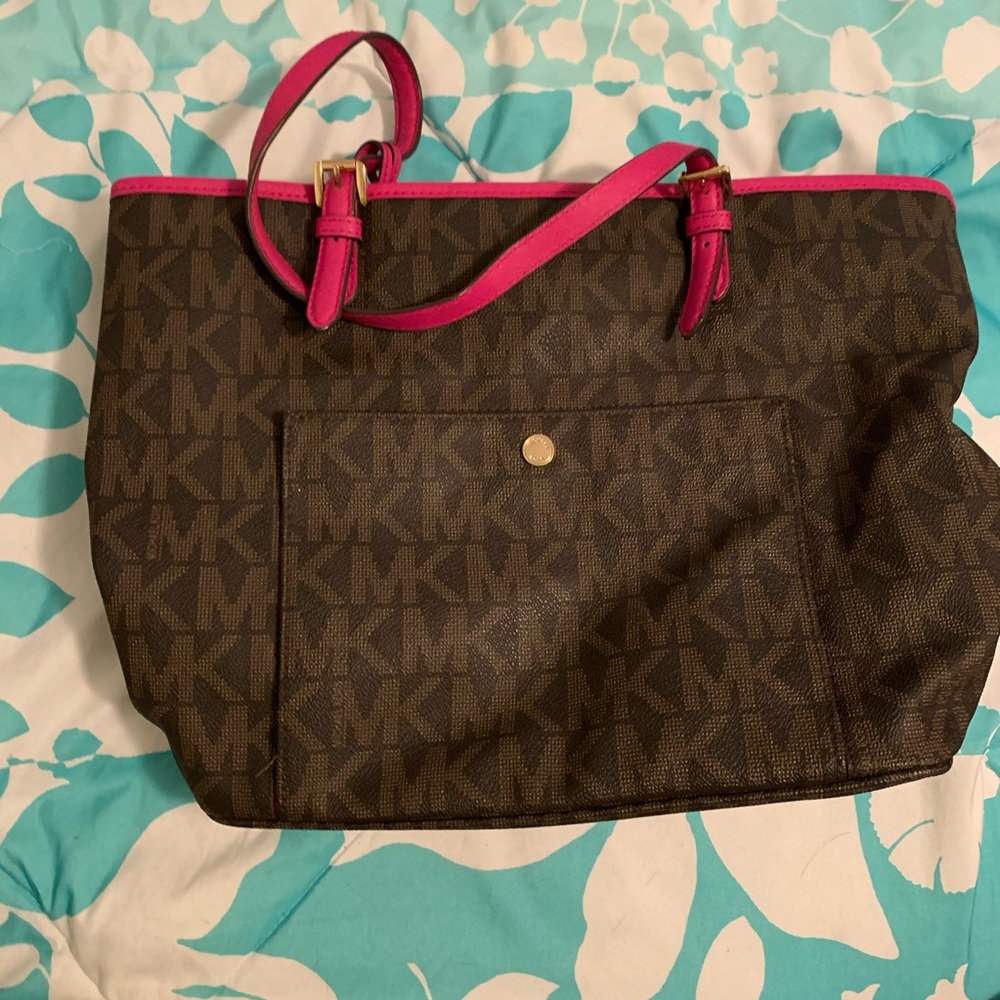 Michael Kors logo bag